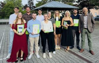 Preisträger der Klasse FTB mit dem Leiter der Fachschule für Bautechnik