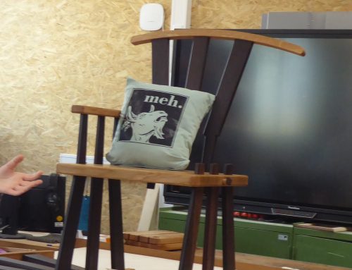 Indi­vi­du­elle Sitz­möbel - Schreiner im 2. Lehr­jahr sind kreativ