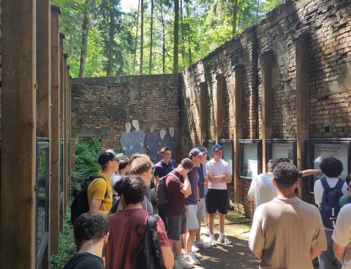TGM12: Exkur­sion zur Gedenk­stätte Ecker­wald und zum KZ-Friedhof Schömberg