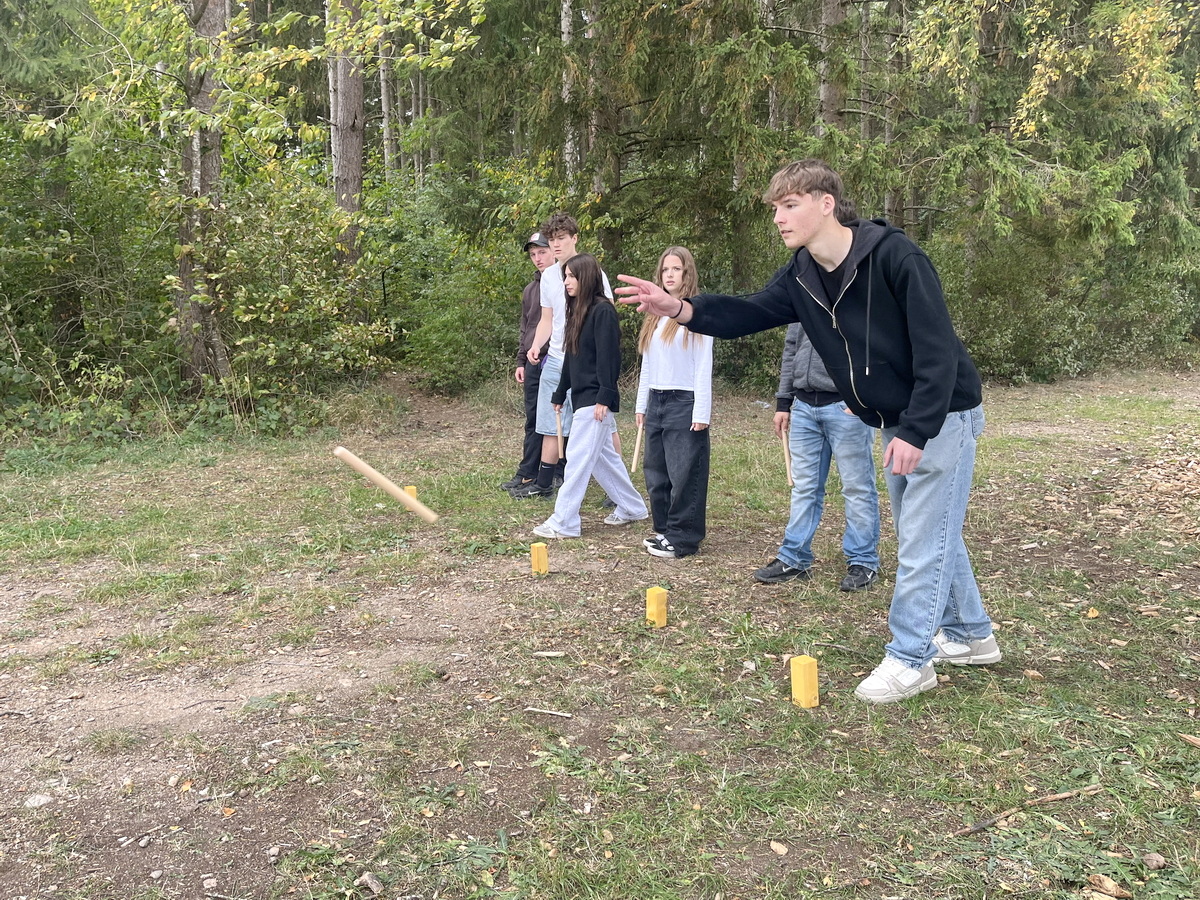 SchülerInnen beim Spielen
